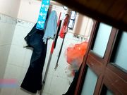 出租屋盜錄兩清純打工妹洗澡更衣