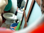 出租屋盜錄兩清純打工妹洗澡更衣