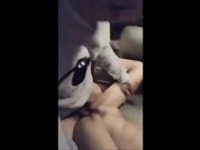 女神鹿少女夜晚约隔壁男邻居趁老婆睡着后到楼梯道啪啪