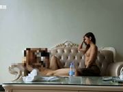 国模美女于子涵与大长屌摄影师沙发无套啪啪