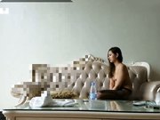 国模美女于子涵与大长屌摄影师沙发无套啪啪