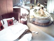 情趣酒店水滴摄像头偷拍健壮男和美女洗完鸳鸯浴激情啪啪
