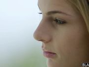 冷艳高颜值小姐姐大屁股翘着等待插入