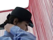 亚籍妹子丁字裤逼逼塞跳蛋瑜伽垫上摆各种动作肛塞插菊花很是诱惑