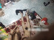 出租屋偷窥隔壁小两口过夫妻生活男的还挺猛的 把老婆艹得捂着嘴巴叫不出来去