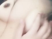 黑丝情趣小骚逼被大哥捏着奶子吃奶扩阴器看阴道处女膜残片