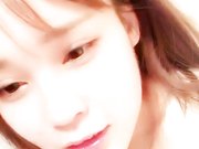 清纯萌妹子黑色道具JJ抽插自慰高潮喷水逼逼无毛很是诱惑