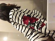 卷毛小伙和可爱小女友家里卫生间啪啪自拍