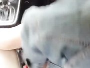 天太冷网约叫车勾引挑逗司机玩车震皮肤白嫩一对车大灯很赞