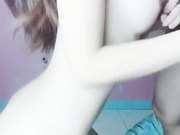 美女还在自拍穿着制服开档丝袜跳艳舞视频时就被在旁边观看的炮友忍不住狠狠爆操了!