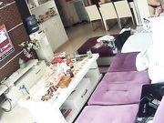 监控偷拍白领夫妻 老公吃老婆的小葡萄