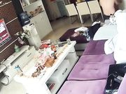 监控偷拍白领夫妻 老公吃老婆的小葡萄