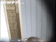 简陋蹲式女卫多视角连拍多位美眉