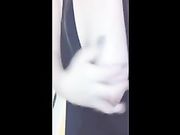 网红美女开直播 唇膏插B+大姨妈流血展示