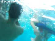 泳池偷拍美女游泳 完了再去更衣室偷拍美女洗澡