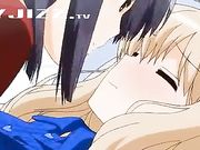 还没开始发育的小妹妹被女同学教如何做爱得到快感