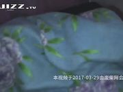 趁白嫩女神睡着后拉下内裤 居然是一线天B慢慢抽插惊险刺激