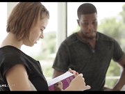 美女购买情趣用品发骚了快递员性福先享受一番啪啪