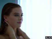 白领女神小姐姐这屁股浑圆翘的很销魂跪爬操进去绝对爽的不行