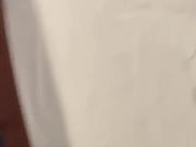 妹子道具自慰姐妹在旁边看着帮忙抽插再换她抽插自慰