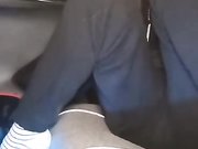 苗条骚气少妇驾车野外菊花塞尾巴肛塞口交下车后入抽插喷水