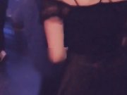 美女被好友惩罚带到洗手间激情啪啪,男说：你的逼好紧啊!