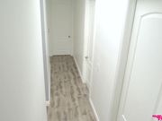 弟弟把自己的蛋蛋伪装在复活节彩蛋里让姐姐们舔