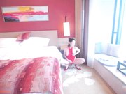 最新众筹G哥精品大尺度白金版视频E杯嫩模玩水晶鸡鸡被摄影师玩抓奶