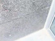 妹子户外自慰秀 买了根火腿肠蹲路边抽插