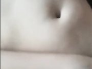 下夜班回去就被性欲旺盛的男友扑倒各种挑逗啪啪,美女一脸很享受的淫样!