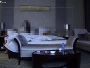 老同学聚会 偶遇年轻时相恋女友 约到宾馆来一起开房玩3P