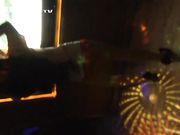 约2朋友和美女同事一起在KTV包房唱K操B 服务员突然进来说:不能玩这个 这是违法的!