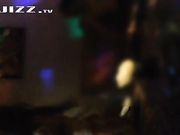 约2朋友和美女同事一起在KTV包房唱K操B 服务员突然进来说:不能玩这个 这是违法的!