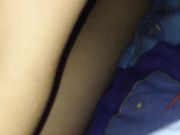 骚女友第一次上床就在被子里面给我打飞机