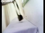 小诊所妇科检查 老医生在红衣美眉逼逼附近乱抠