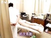 按摩师上班过程中内射了极品人妻女顾客