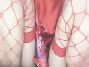 红肚兜妹子表演自慰到潮吹 屄水真多