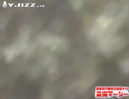 素人大胆挑战户外各种场合尿尿直播