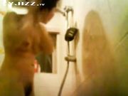 合租房公共洗手间偷放摄像头偷拍隔壁合租小妹妹洗澡