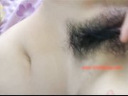 假期到朋友出租屋还东西时趁他不在挑逗他水嫩漂亮的大学女友