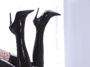 惊艳性奋两个美女黑丝皮衣挡不住一看就硬了想操