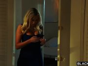 妹子很漂亮乳房形状完美心动受不了啪啪尤物操穴爽的停不下啊