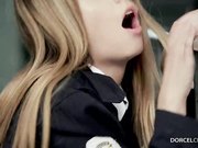 性感黑丝女狱警丽贝卡寂寞难耐勾引警卫狱房外激情啪啪 多姿势爆操真刺激