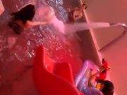 爆乳女神『林BABY』泳池多人杂交派对实录青春洋溢的嬉闹