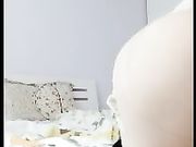 白嫩空姐家中带眼罩开直播 各种道具插骚屄太刺激