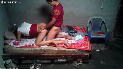 红衣男子嫖妓 做到一半想插菊花 小姐发飙 对白超有趣