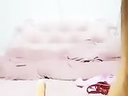 刚做妈妈的女主播变态大奶宝儿板凳上插到喷水对白清晰