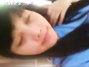 颜值不错的小骚货户外开直播 先露奶子后露屄