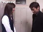 会议室强行抱住极品女同事硬上怕被听到又不能叫 真刺激