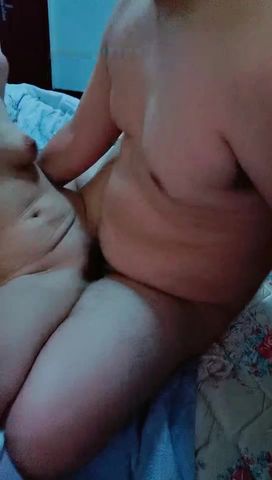 剧情演绎姐姐不在家风骚小姨子穿着白丝和姐夫激情做爱